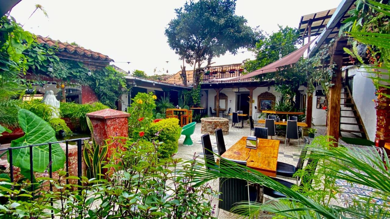 Nikikot Hostel & Hotel Antigua Zewnętrze zdjęcie