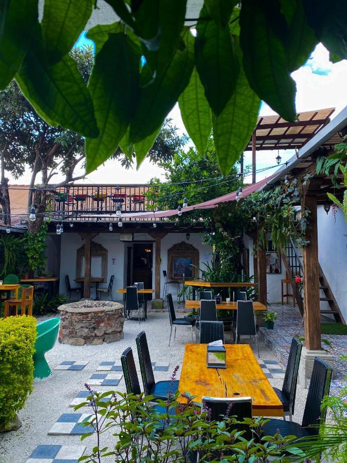 Nikikot Hostel & Hotel Antigua Zewnętrze zdjęcie
